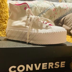 Pale Putty platform converse